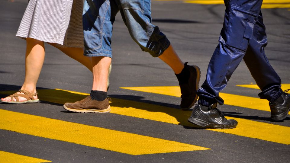 How to Stay Safe Around Pedestrians Tips for Learner Drivers